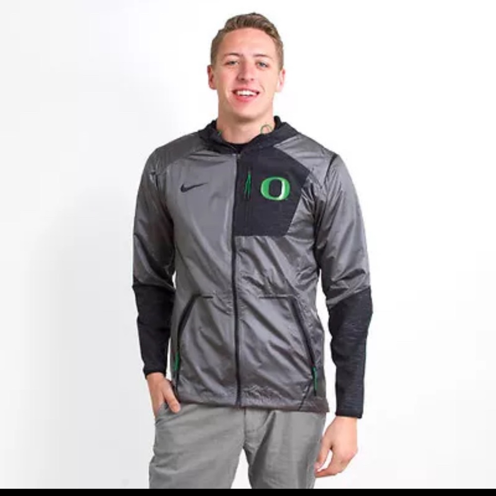 Nike Silver OREGON DUCKS Velocity Fly Jacket sz LG